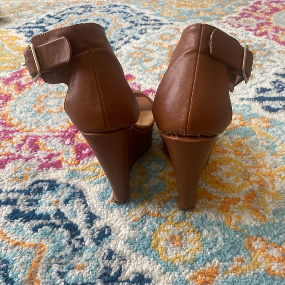 SOLD!! Breckelles Women Tan Leatherette Single Band Ankle Strap Platform Wedge - Picture 7 of 11